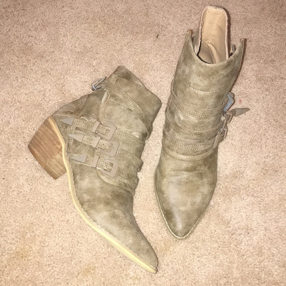 ❌SOLD❌Miracle Miles leather buckled booties, brown